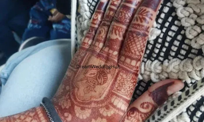 Nisha  Mehendi  Artist